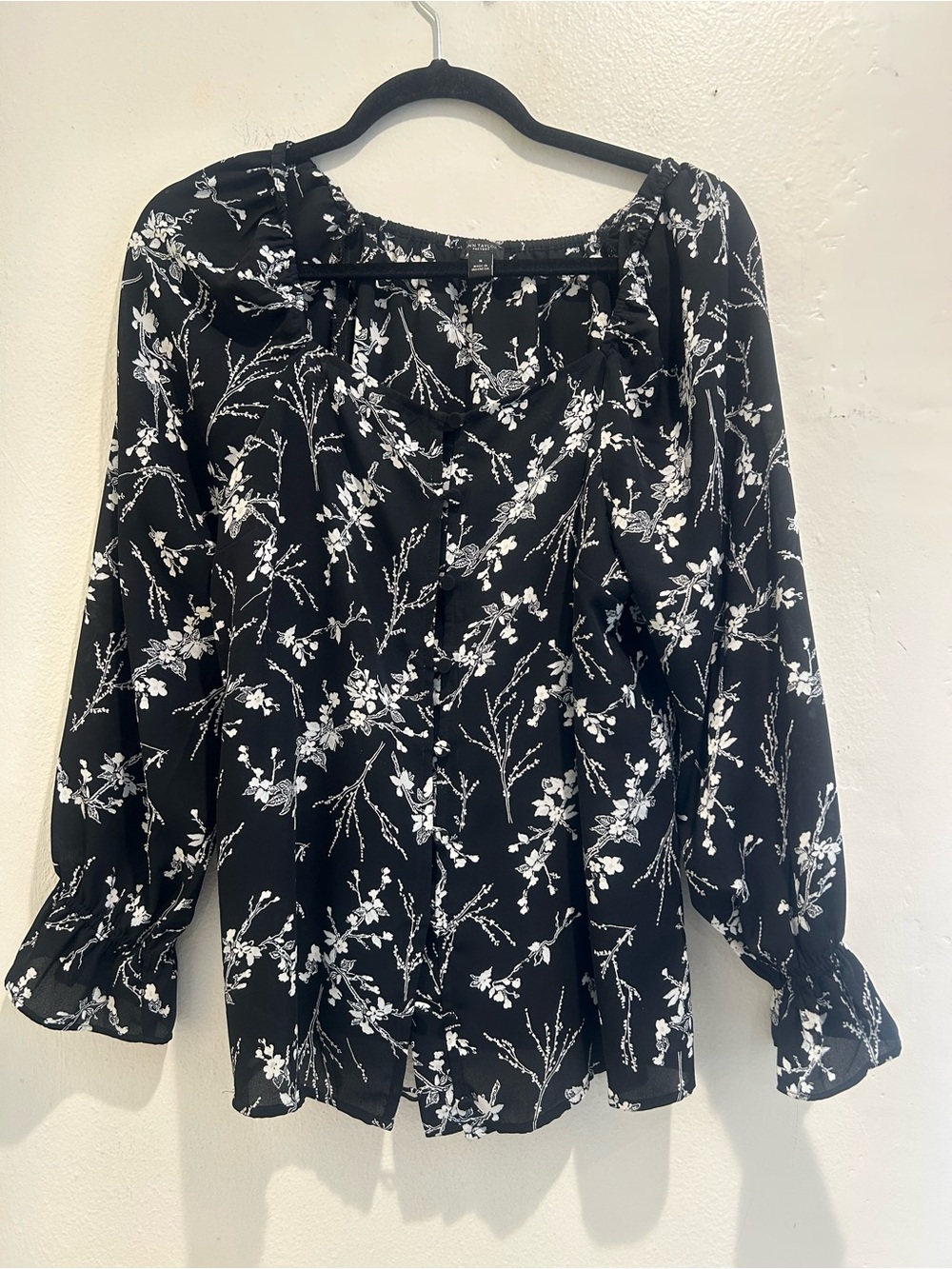 Ann Taylor Women’s Black Floral Blouse - Elegant Long-Sleeve Top